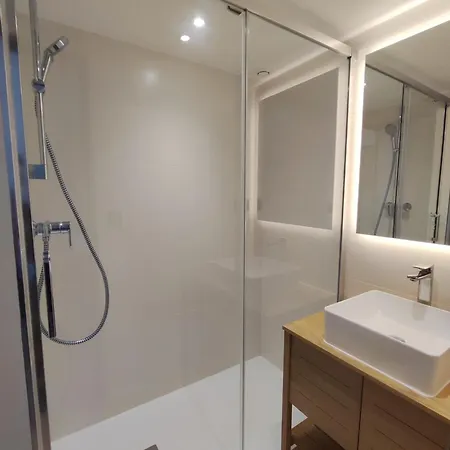 Apartmán Avec Terrasse Et Parking En Centre D'uzes *
