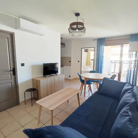 Apartmán Avec Terrasse Et Parking En Centre D'uzes *